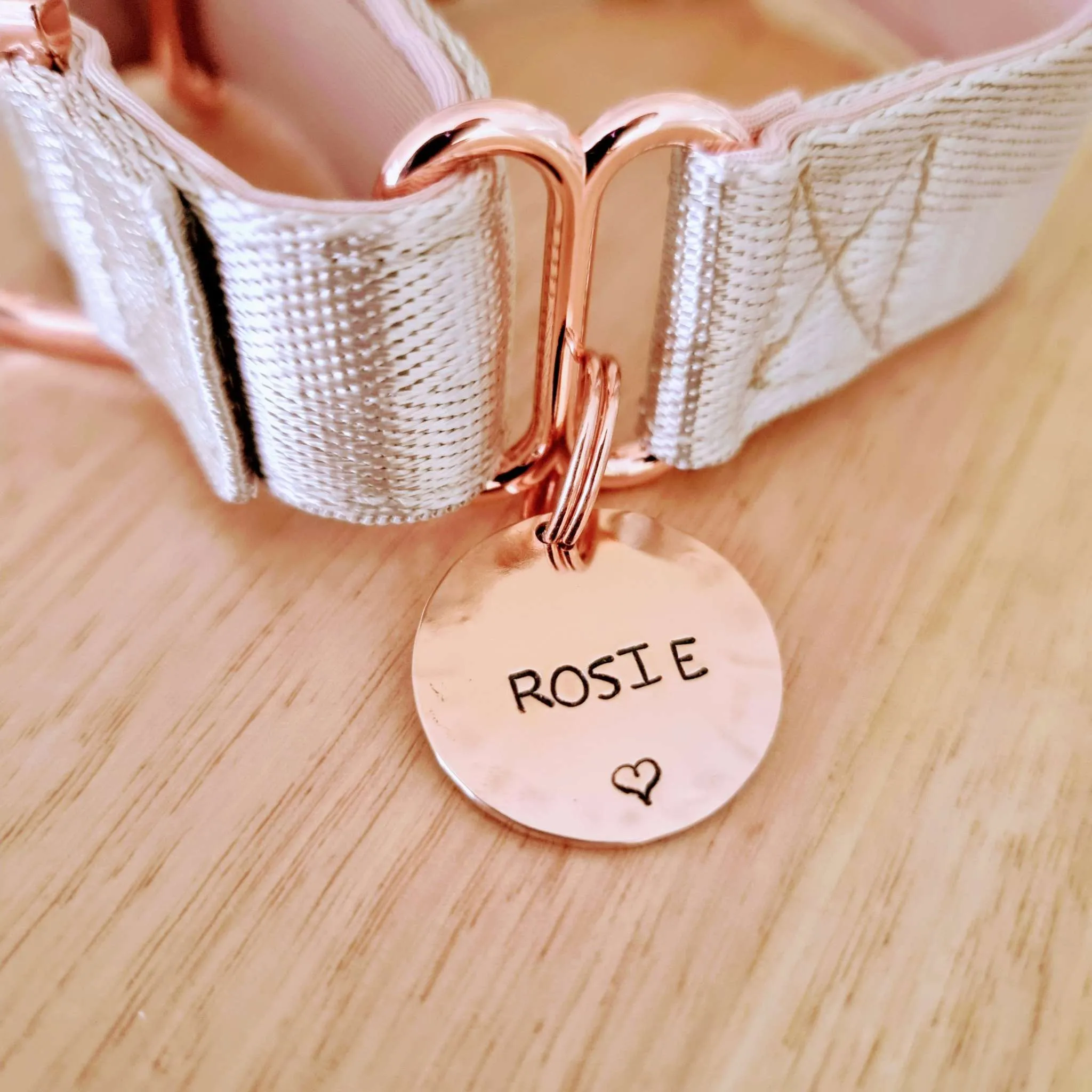 Beige martingale collar - Padded