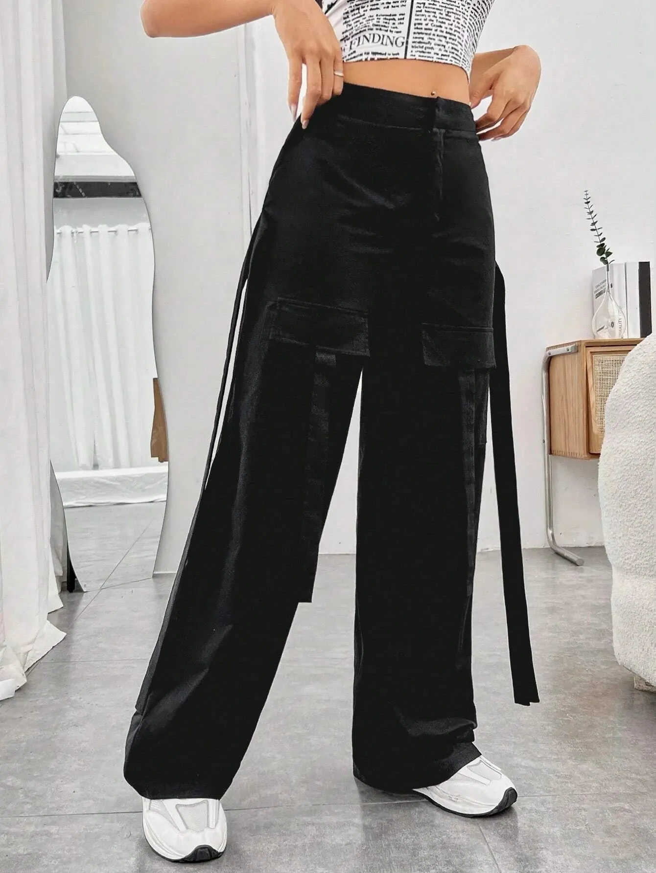 Flap Pocket Solid Cargo Pants