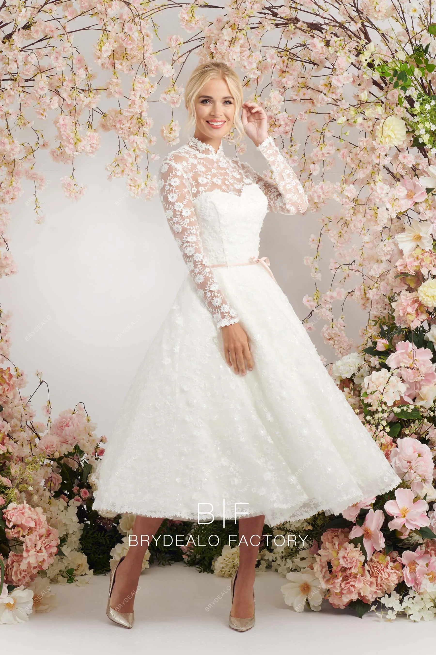Romantic Flower Lace High Neck Sheer Sleeve Short Vintage Bridal Dress