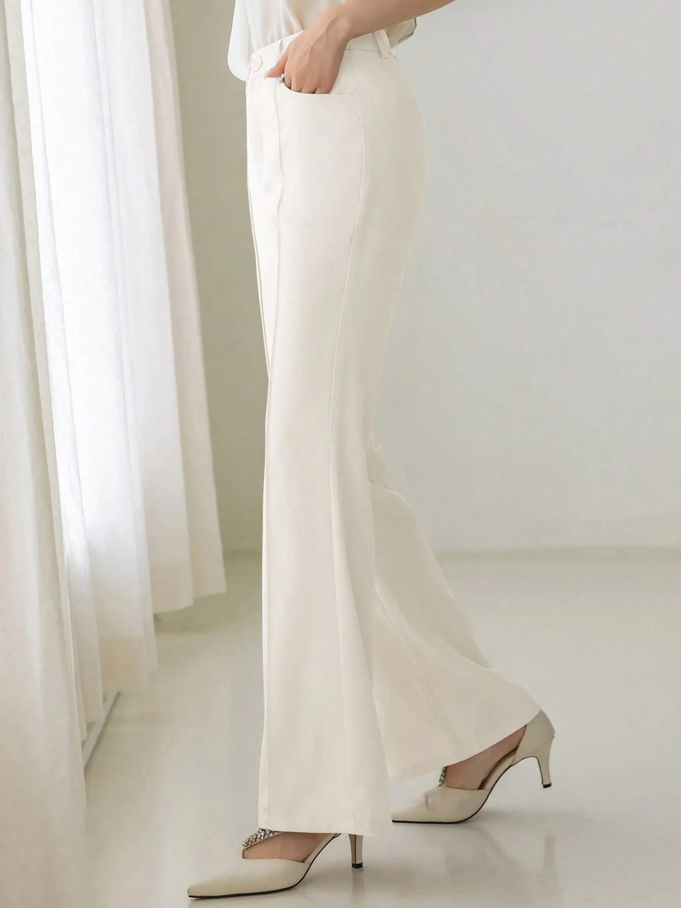 SHEIN DAZY Women Elegant Casual Solid Color Flared Trousers